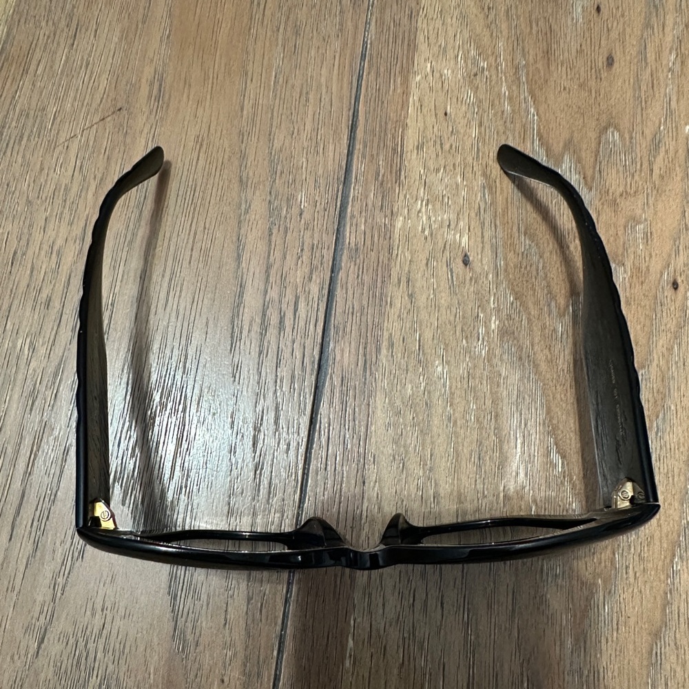 Women’s Gucci Sunglasses - Picture 3 of 4